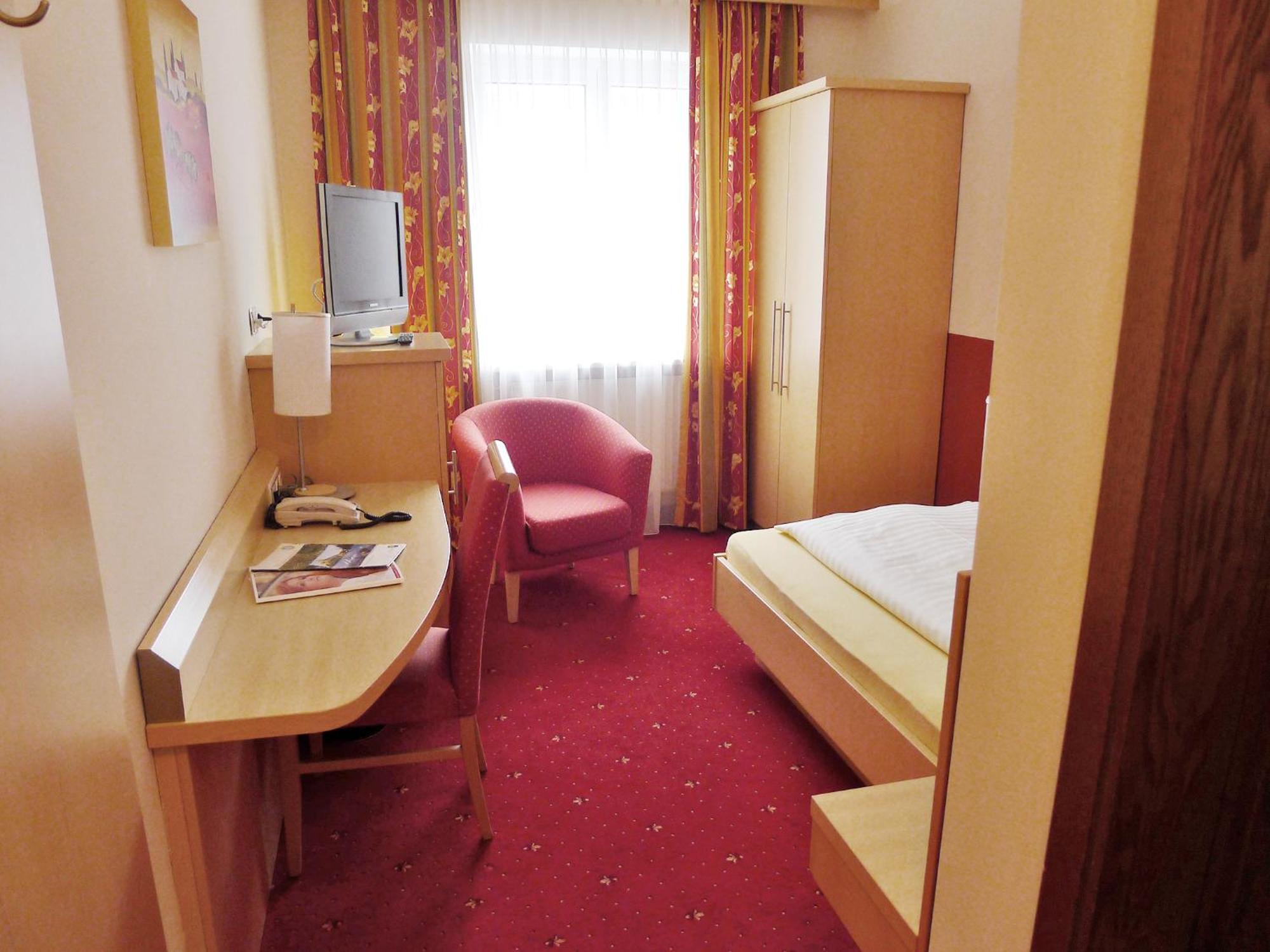 Hotel Restaurant Boeck "Roter Hahn" Sankt Poelten Rom bilde