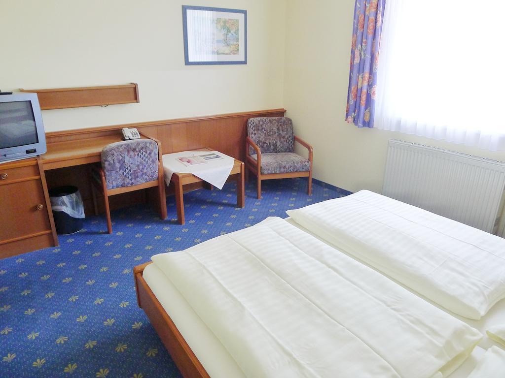 Hotel Restaurant Boeck "Roter Hahn" Sankt Poelten Rom bilde