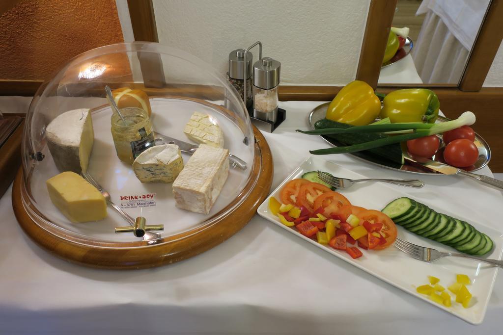 Hotel Restaurant Boeck "Roter Hahn" Sankt Poelten Eksteriør bilde